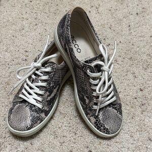 ECCO Soft 7 Women's Snakeskin Pattern Sneakers - size 37 EUC